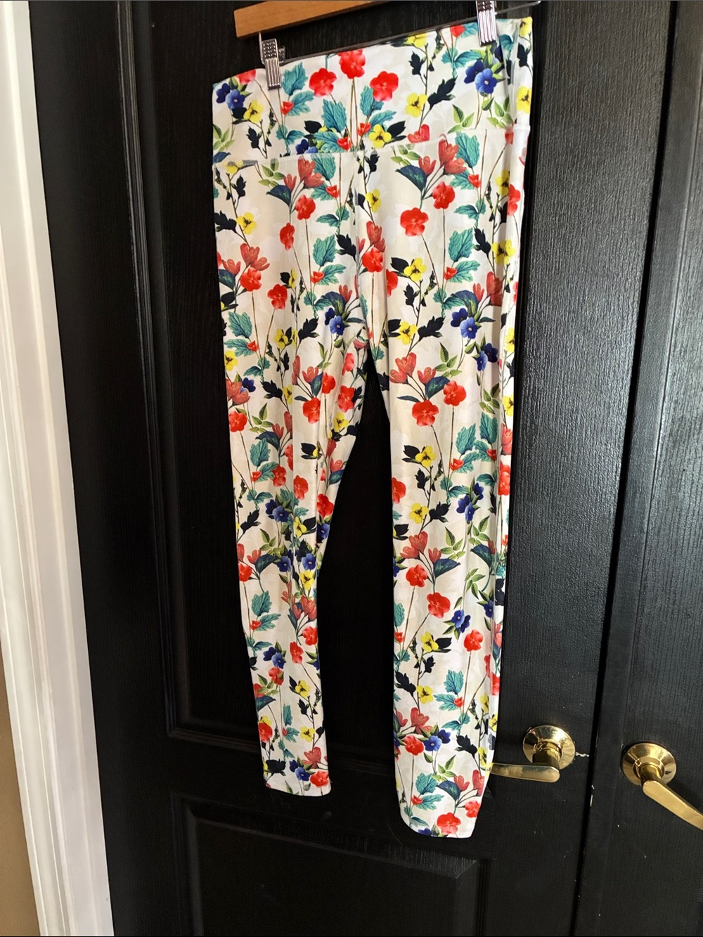 M Fabletics  White Floral Print Leggings with Red, Blue & Yellow Flowers